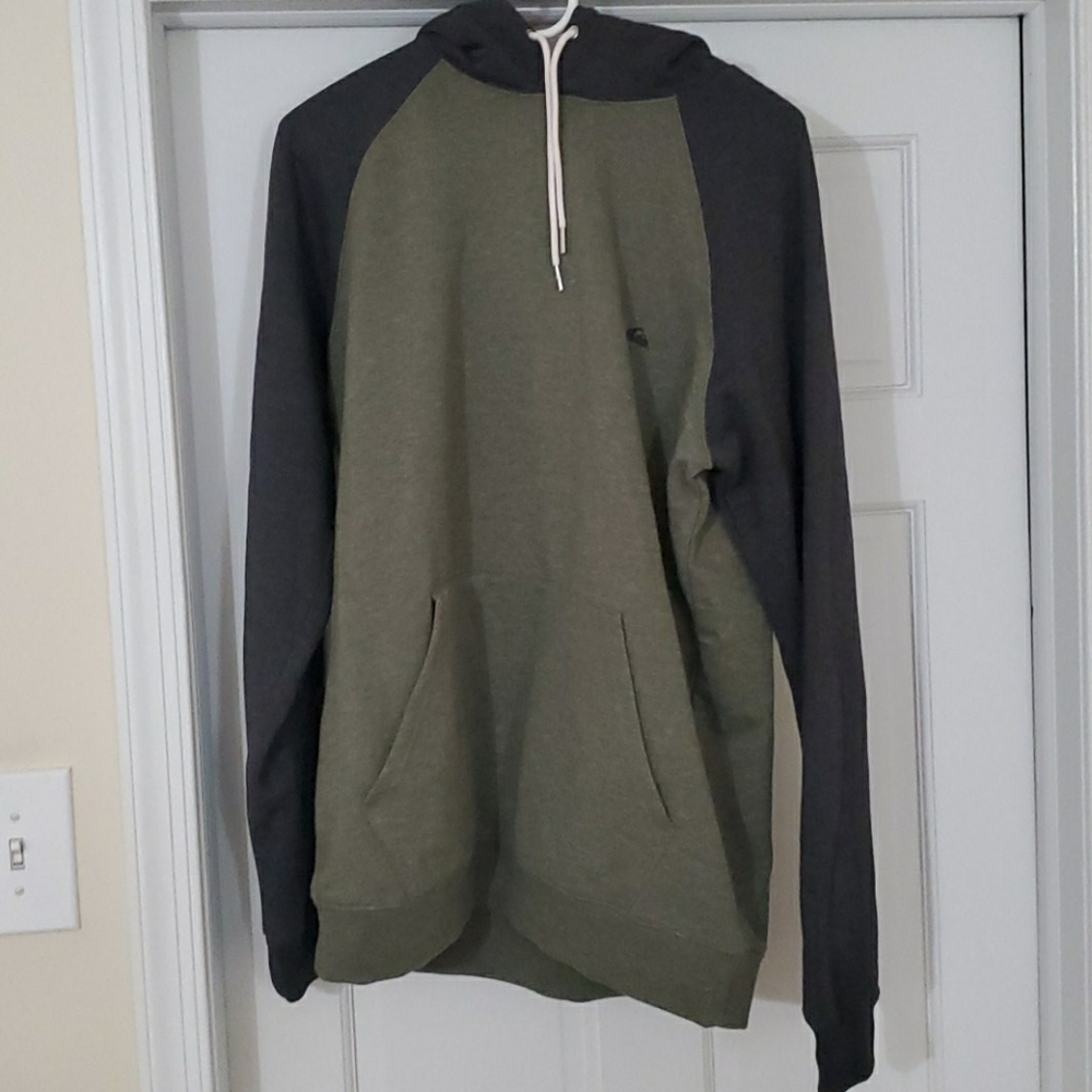 Quicksilver hoodie NWT xl